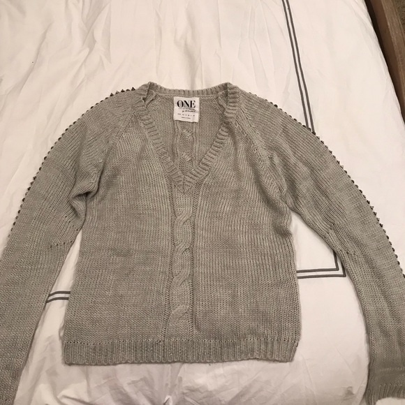 One Teaspoon Sweaters - ONE By One Teaspoon Grey V-Neck Cable Knit Sweater
